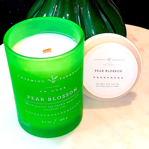 DW HOME CANDLE PEAR BLOSSOM WOOD WICK 8.1 oz NEW CHARMING FARM - Picture 4 of 6